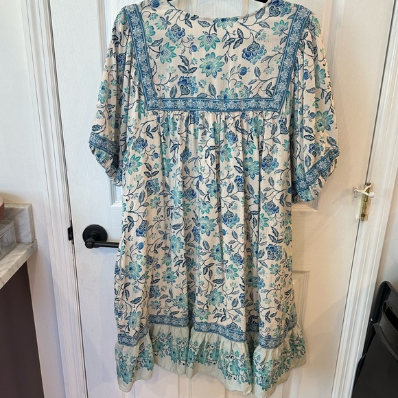 EUC Floral Bohemian Dress in Blue and Cream - Picture 6 of 6